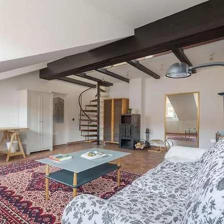 Old Town, Ideal For Workation / Leisurely Get-away Apartment *
